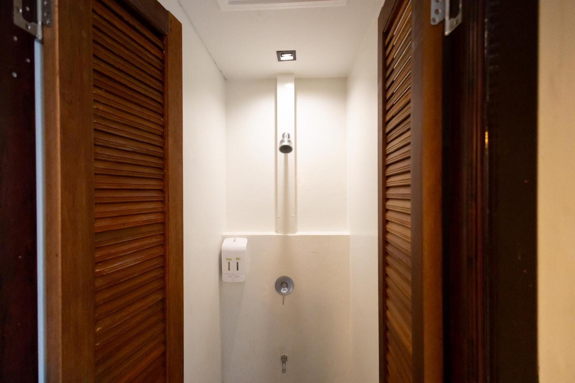 OYO 704 Siam Plug In Hostel Bangkok Exterior foto