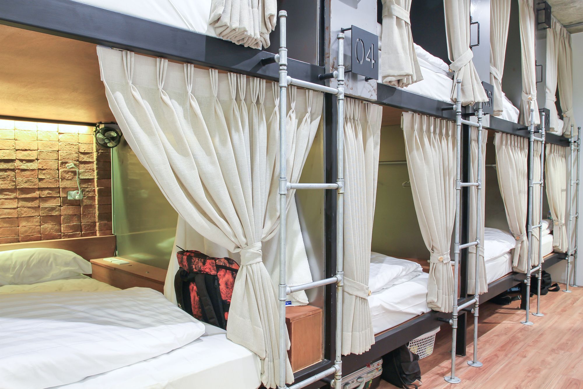 OYO 704 Siam Plug In Hostel Bangkok Exterior foto